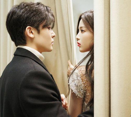 侯明昊恋情爆料最新,甜蜜互动引粉丝热议